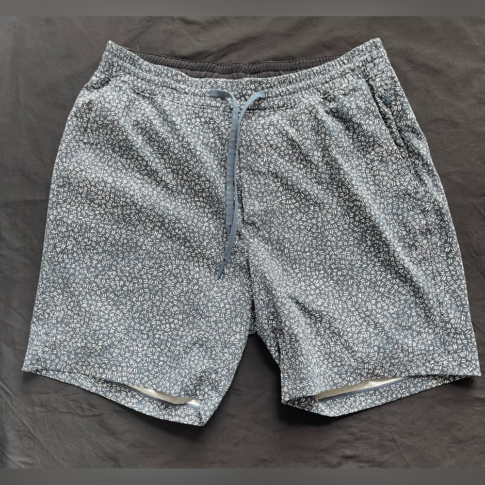 Lululemon Bowline Mesh Shorts Large